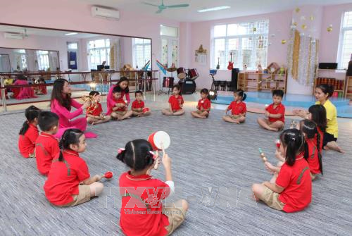 Từ việc nợ lương giáo viên ở Đắk Nông: Giải bài toán thiếu hụt giáo viên ảnh 1